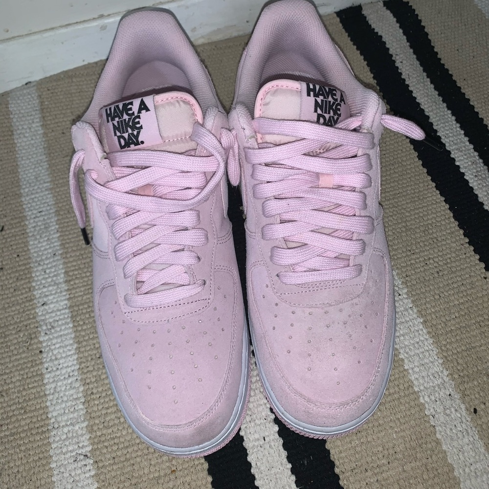 Men’s Nike sneakers